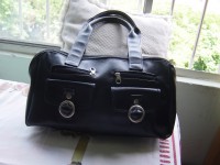 Bolsa preta em couro sintético